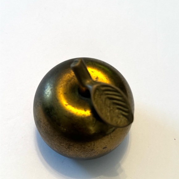 Vintage 1950's Brass Apple Bell Paperweight‎ heritage decor - Picture 5 of 6